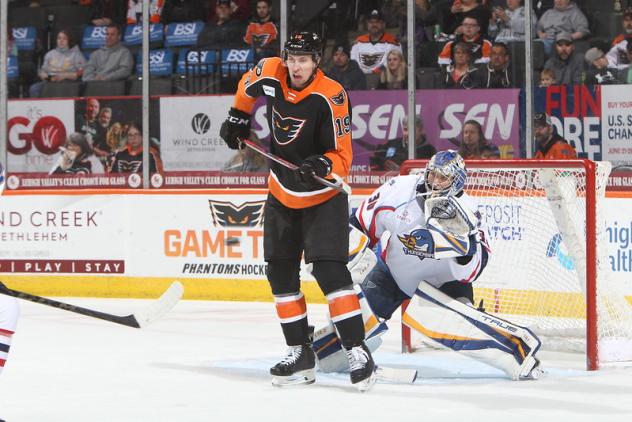 Lehigh Valley Phantoms left wing Isaac Ratcliffe in front of the Springfield Thunderbirds goal
