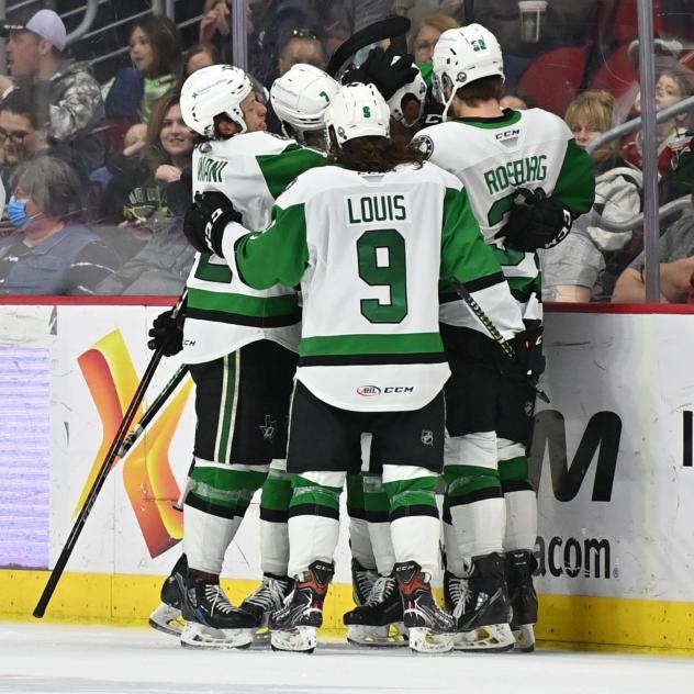 Texas Stars huddle up after a goal against the Manitoba Moose