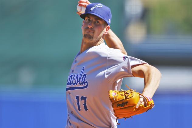 Pensacola Blue Wahoos pitcher Bryan Hoeing