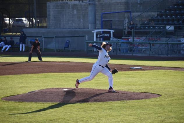 Tri-City Dust Devils pitcher Braden Olthoff delivers