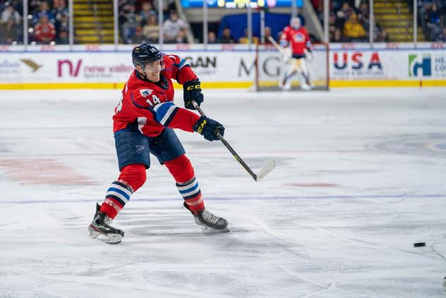 Springfield Thunderbirds defenseman Steven Santini