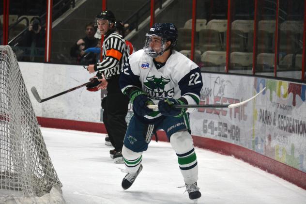 North Iowa Bulls forward Tyler Braccini