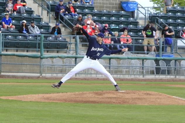 Tri-City Dust Devils pitcher Nick Mondak