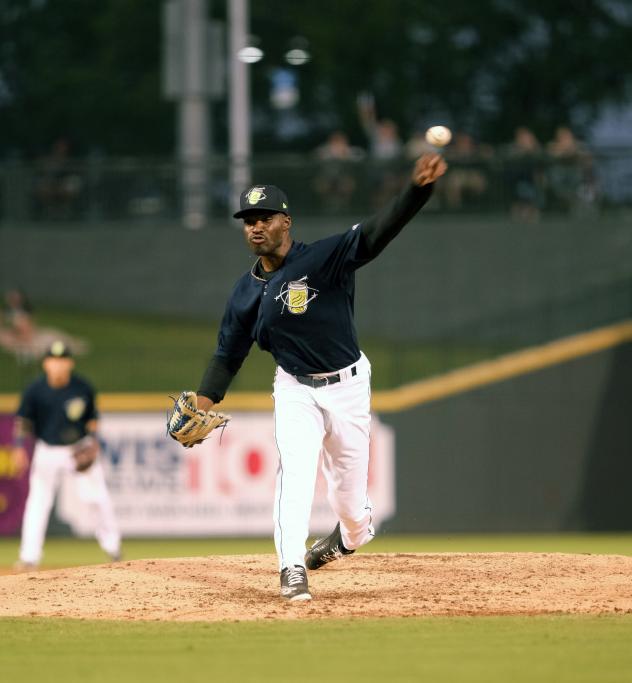 Columbia Fireflies pitcher Marlin Willis