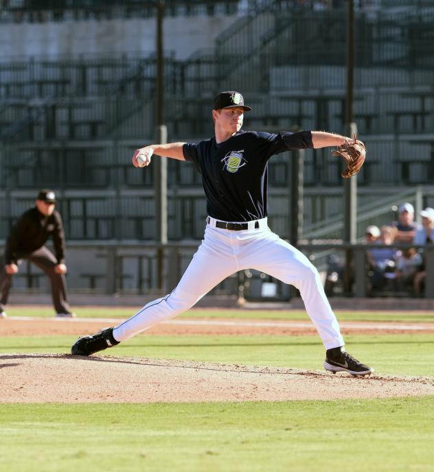 Columbia Fireflies pitcher Eric Cerantola