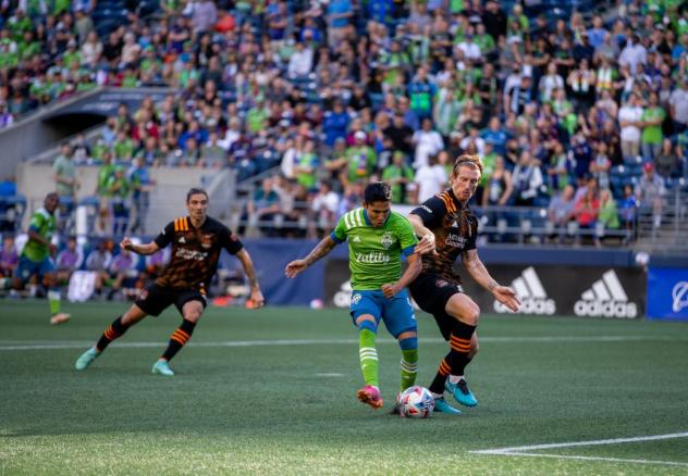 Seattle Sounders FC battles Houston Dynamo FC