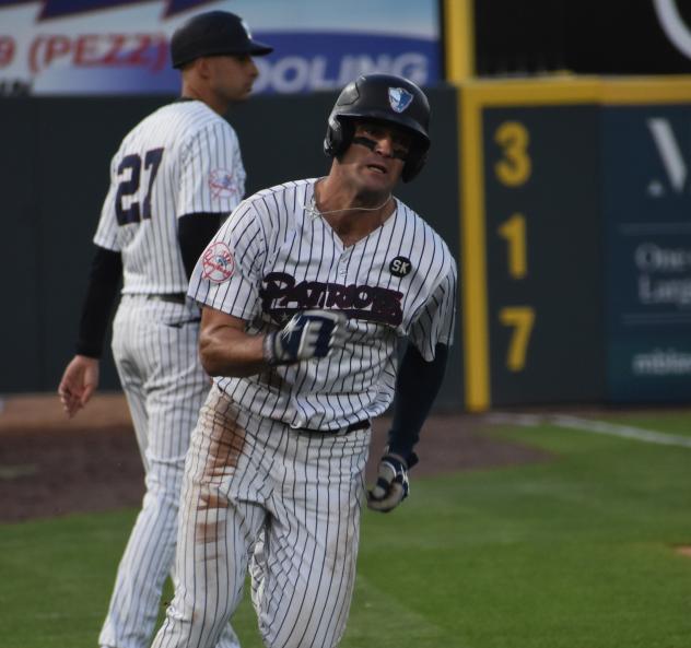 Max Burt of the Somerset Patriots on the run