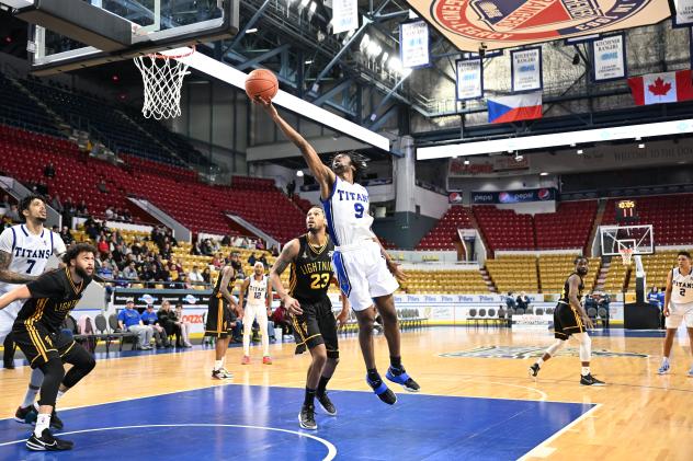 KW Titans guard Shakwon Barrett vs. the London Lightning