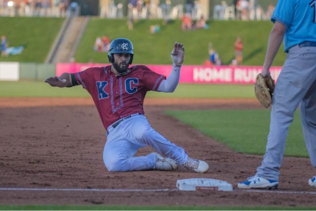 Willie Abreu of the Kansas City Monarchs slides into third base