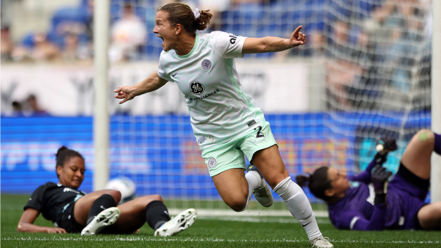 Racing Louisville FC midfielder Lauren Milliet