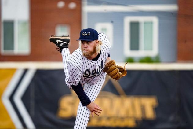 Northern Colorado Owlz pitcher Tanner Schoeninger