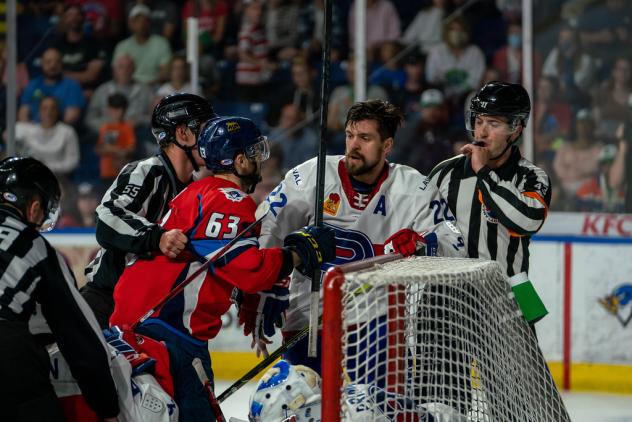 Springfield Thunderbirds battle the Laval Rocket