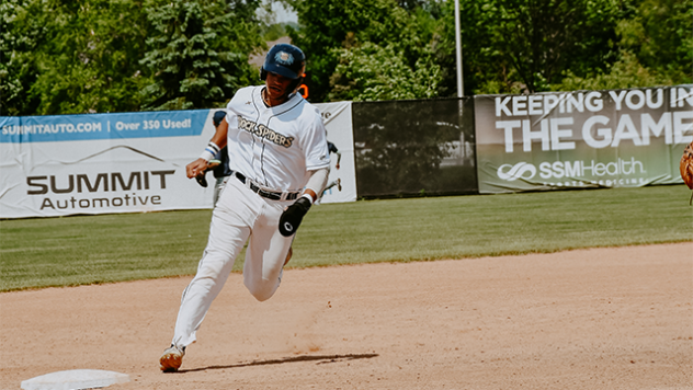 Tommy Stevenson rounds the bases for the Fond du Lac Dock Spiders