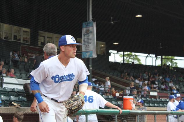 Evansville Otters leave the dugout