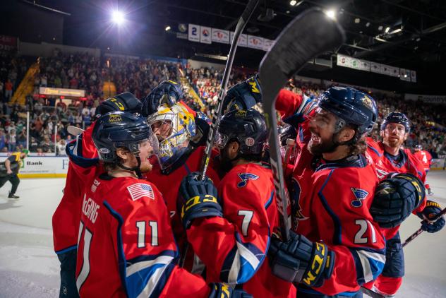 Springfield Thunderbirds mob goaltender Charlie Lindgren