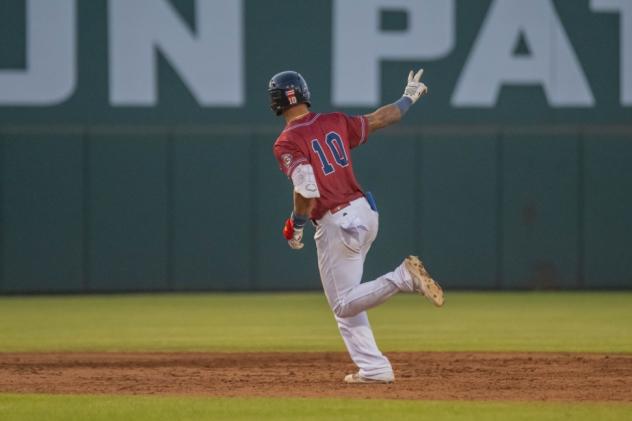 Jan Hernandez of the Kansas City Monarchs rounds the bases