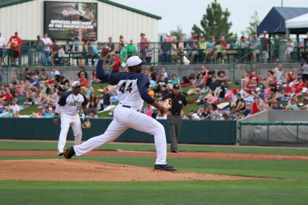 Lincoln Saltdogs pitcher Greg Minier