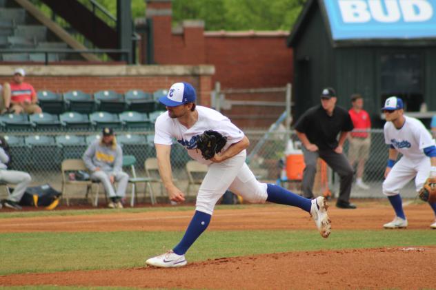 Evansville Otters in action