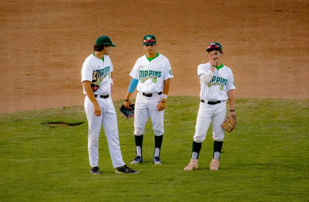 Yakima Valley Pippins players facing off against Springfield Drifters