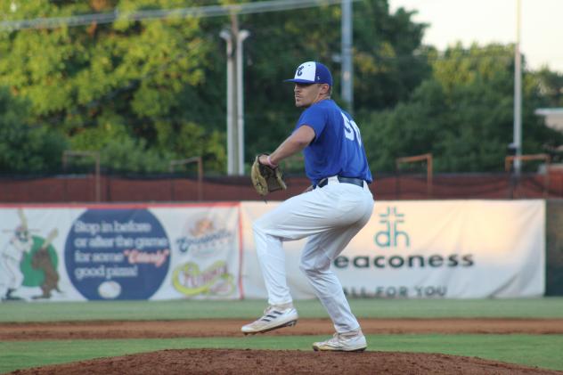 Evansville Otters pitcher Brice Stuteville