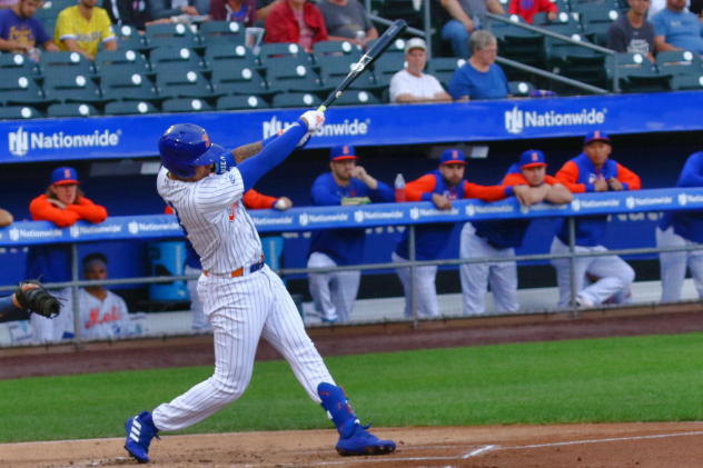 Mark Vientos of the Syracuse Mets in action