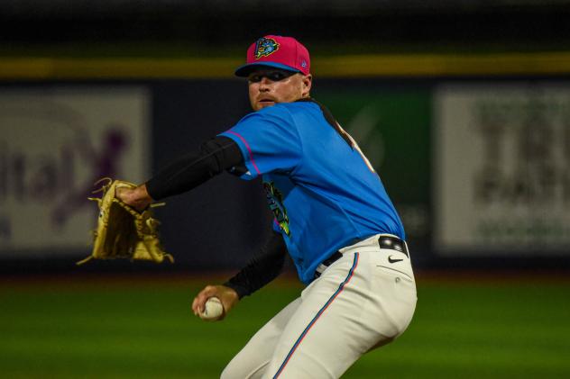 Jeff Lindgren of the Pensacola Blue Wahoos in action