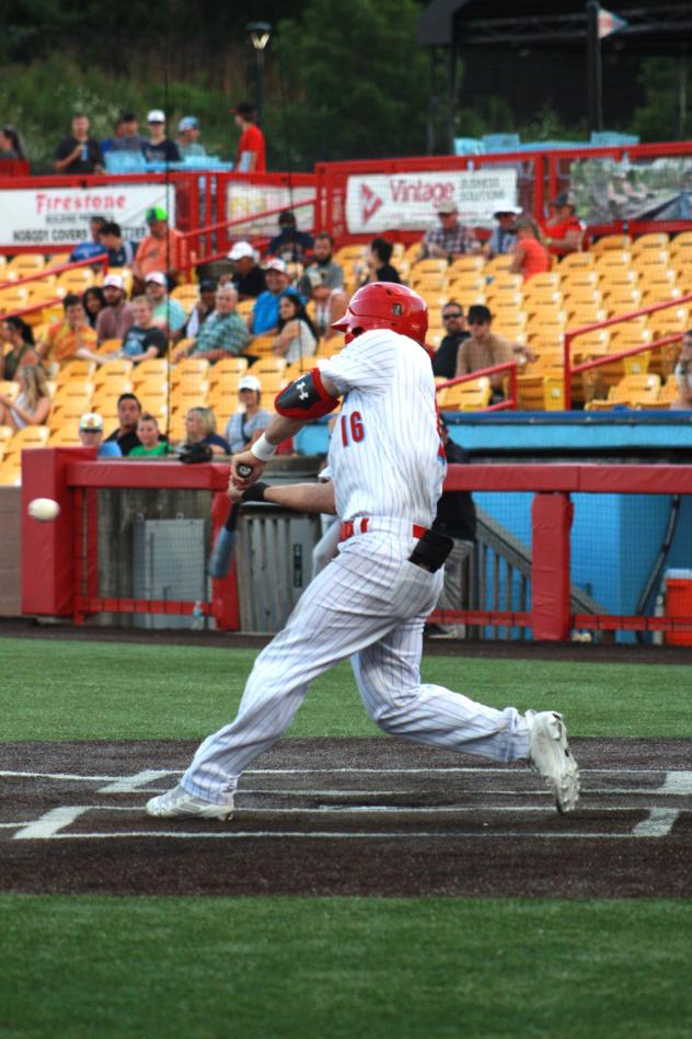 Connor Crane of the Florence Y'alls at bat