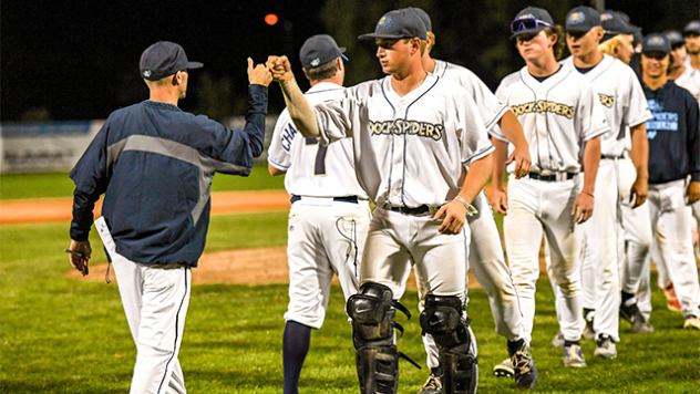 Fond du Lac Dock Spiders walk off as winners