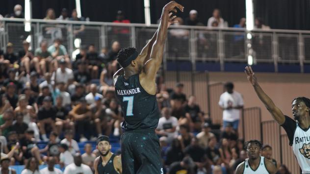 Scarborough Shooting Stars forward Kyle Alexander takes a shot against the Saskatchewan Rattlers