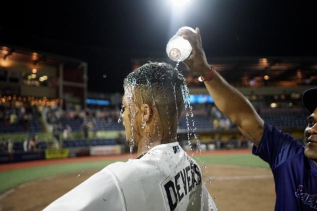 Pensacola Blue Wahoos' José Devers cools off