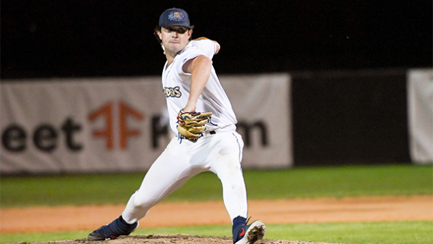 Fond Du Lac Dock Spiders' Noah Magee in action