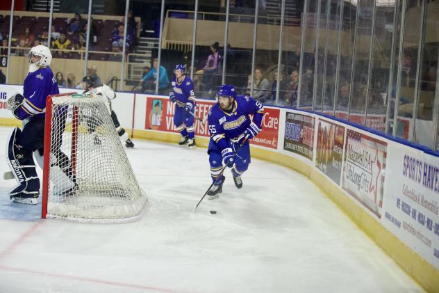 Roanoke Rail Yard Dawgs defenseman Bryce Martin