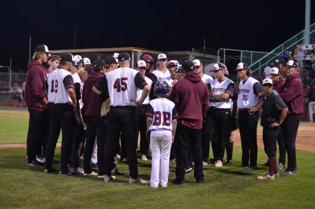 Wisconsin Rapids Rafters huddle