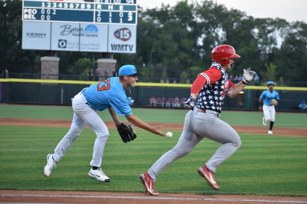 Beloit Sky Carp's Gabe Bierman in action