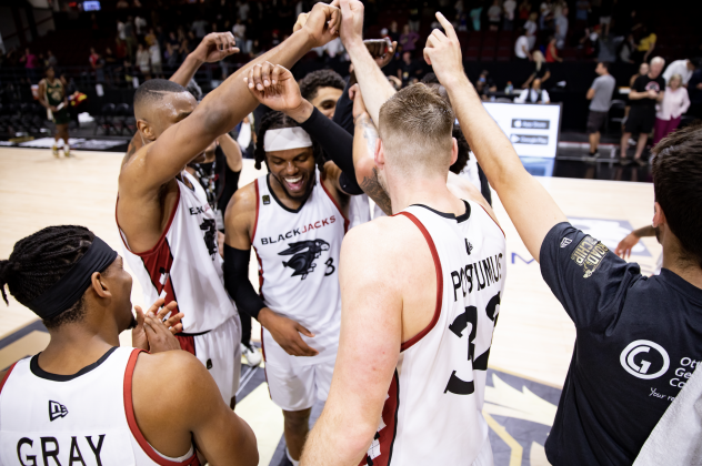 Ottawa Blackjacks huddle