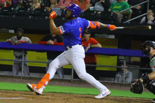 Syracuse Mets' Dominic Smith at bat