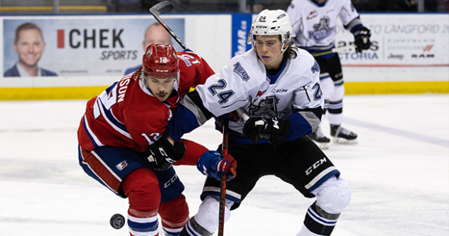 Victoria Royals battle the Spokane Chiefs