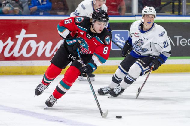 Kelowna Rockets left wing Grady Lenton