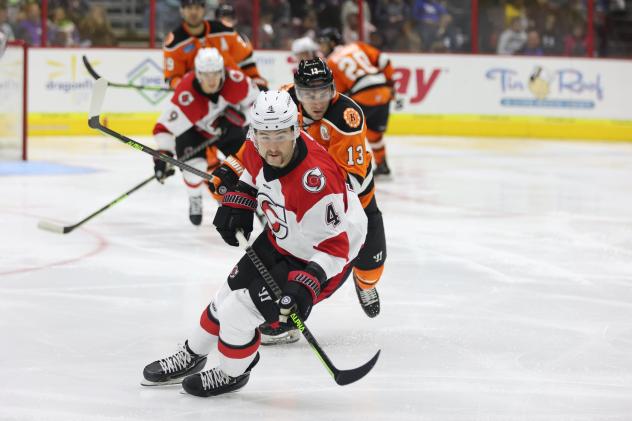 Cincinnati Cyclones defenseman Sean Allen vs. the Fort Wayne Komets