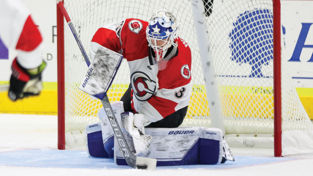 Cincinnati Cyclones goaltender Beck Warm