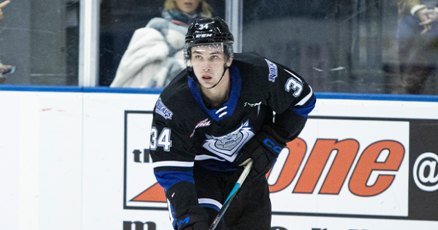 Victoria Royals right wing Jake Poole