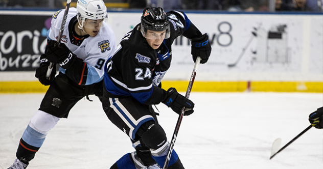 Victoria Royals' Luke Shipley versus Portland Winterhawks' Aidan Litke