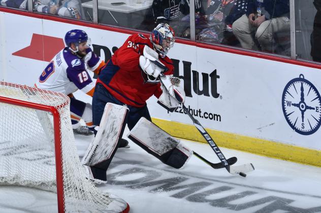 South Carolina Stingrays' Clay Stevenson Battles Shawn Szydlowski Of The Orlando Solar Bears