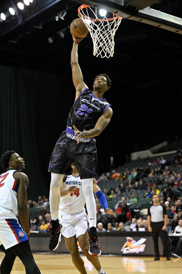 Cleveland Charge's Mamadi Diakite in action