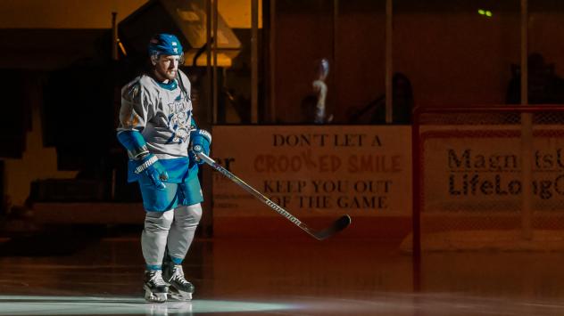 Roanoke Rail Yard Dawgs forward Josh Nenadal