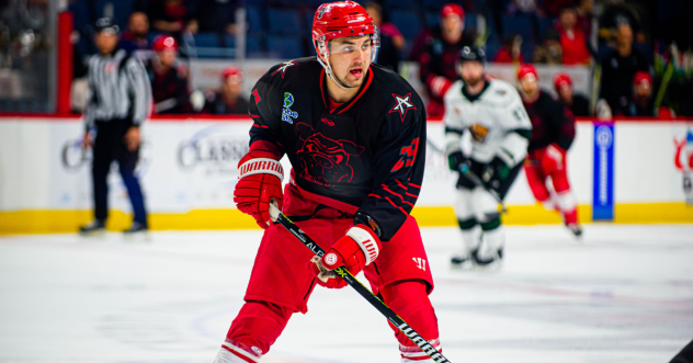 Forward Kelly Bent with the Allen Americans