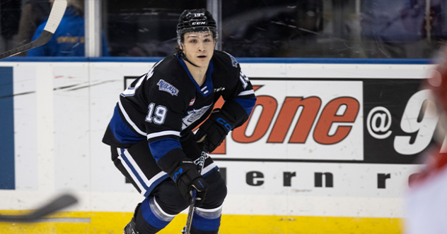 Victoria Royals' Brayden Schuurman in action