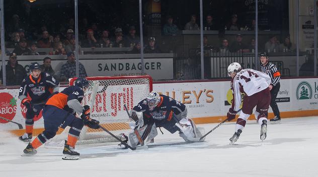 Peterborough Petes battle the Flint Firebirds