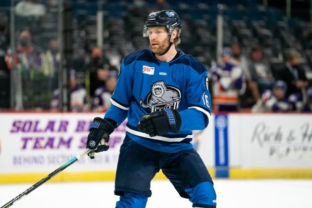 Jacksonville Icemen forward Derek Lodermeier