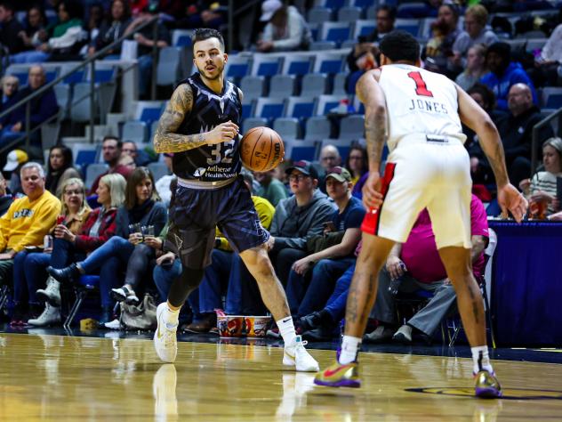 Gabe York of the Fort Wayne Mad Ants